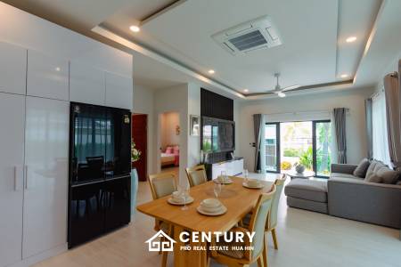 Modern 227 sqm Pool Villa in Villa Vista Thap Tai Hua Hin