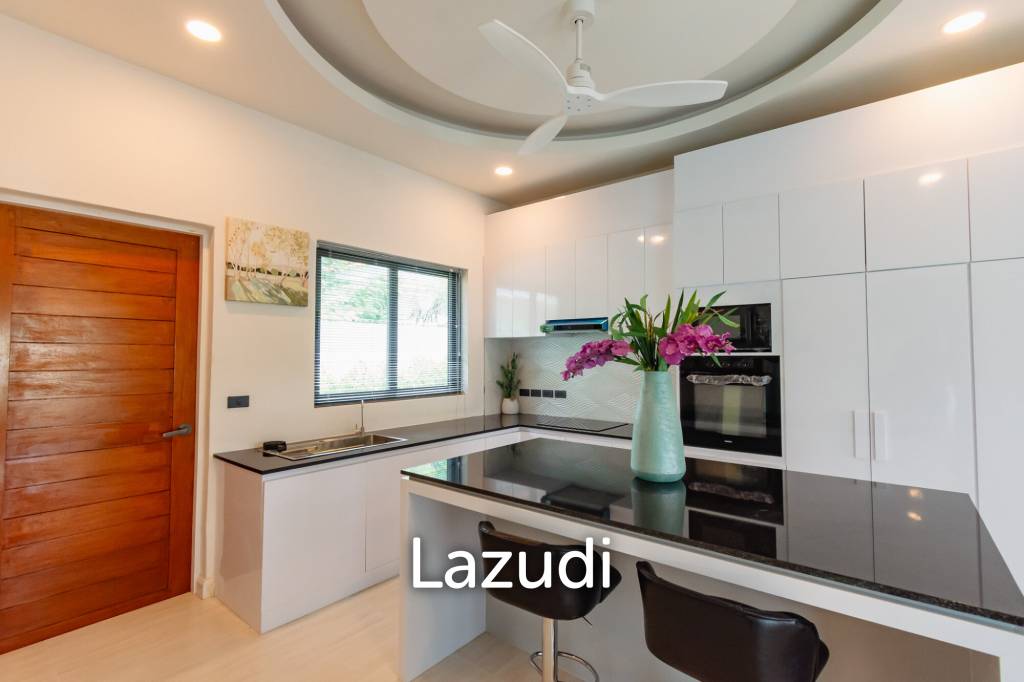 Modern 227 sqm Pool Villa in Villa Vista Thap Tai Hua Hin