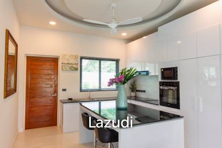 Modern 227 sqm Pool Villa in Villa Vista Thap Tai Hua Hin