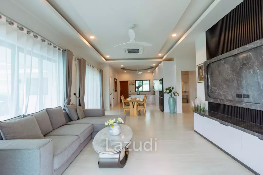 Modern 227 sqm Pool Villa in Villa Vista Thap Tai Hua Hin