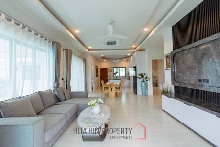 Modern 227 sqm Pool Villa in Villa Vista Thap Tai Hua Hin