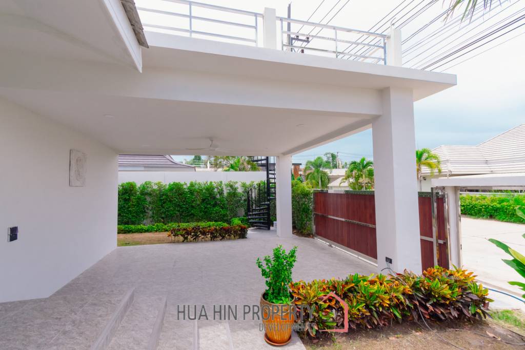 Modern 227 sqm Pool Villa in Villa Vista Thap Tai Hua Hin