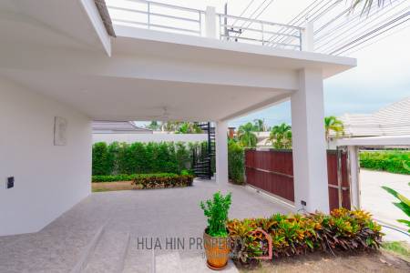 Modern 227 sqm Pool Villa in Villa Vista Thap Tai Hua Hin