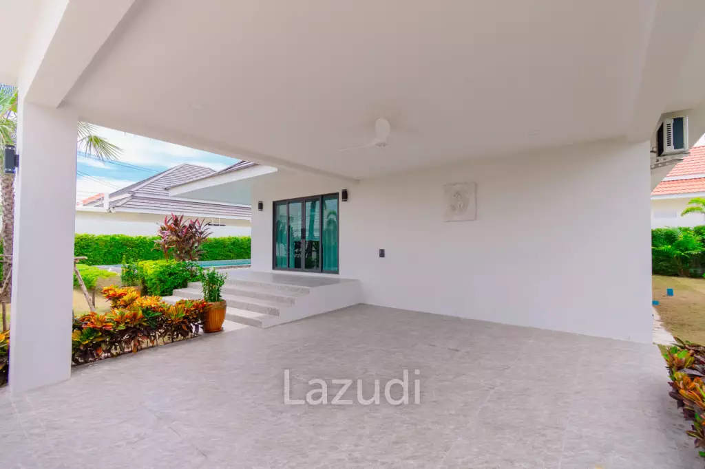 Modern 227 sqm Pool Villa in Villa Vista Thap Tai Hua Hin