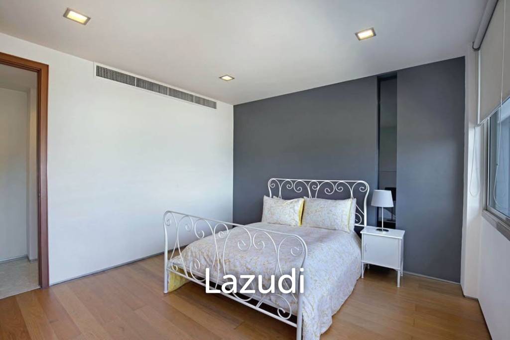 199 sqm condo on 3rd floor in Phra Khanong Bangkok