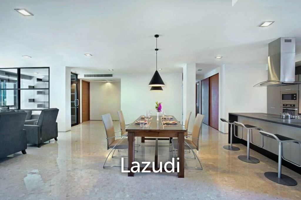 199 sqm condo on 3rd floor in Phra Khanong Bangkok