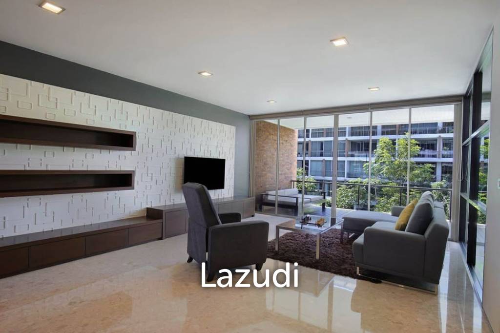 199 sqm condo on 3rd floor in Phra Khanong Bangkok
