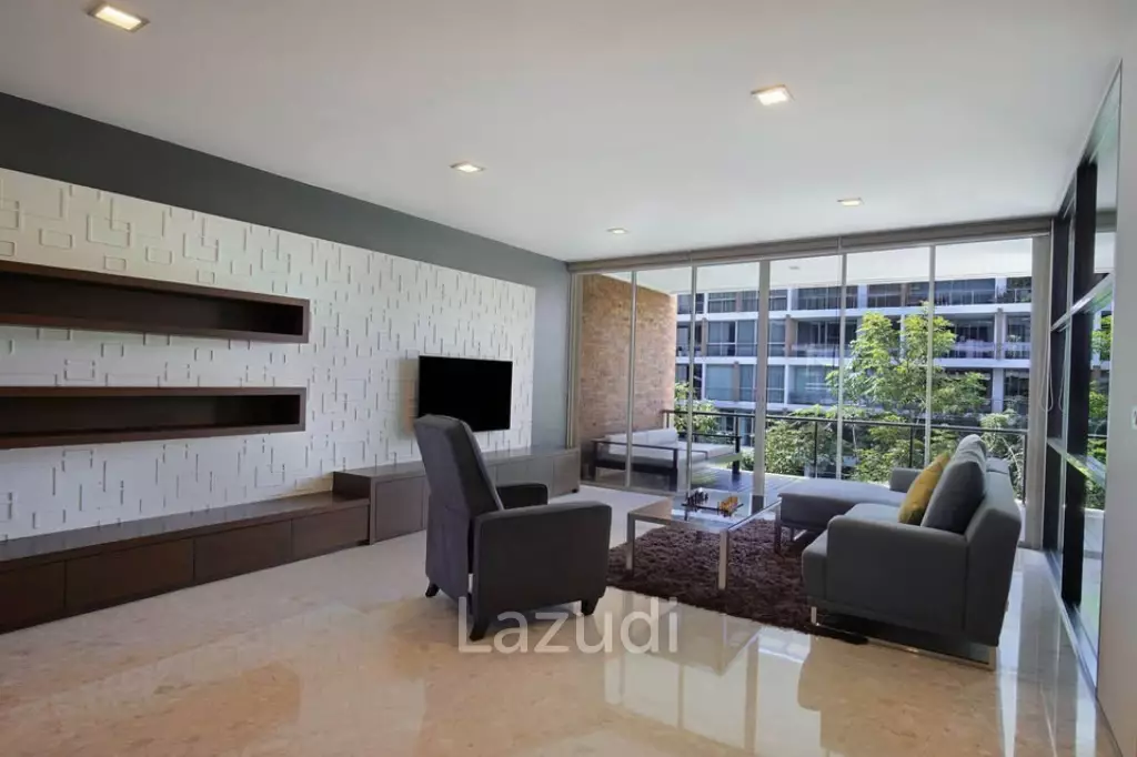 199 sqm condo on 3rd floor in Phra Khanong Bangkok