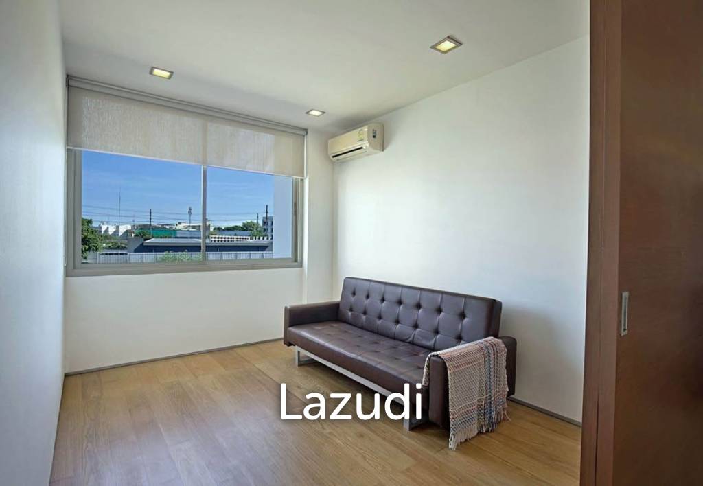 199 sqm condo on 3rd floor in Phra Khanong Bangkok