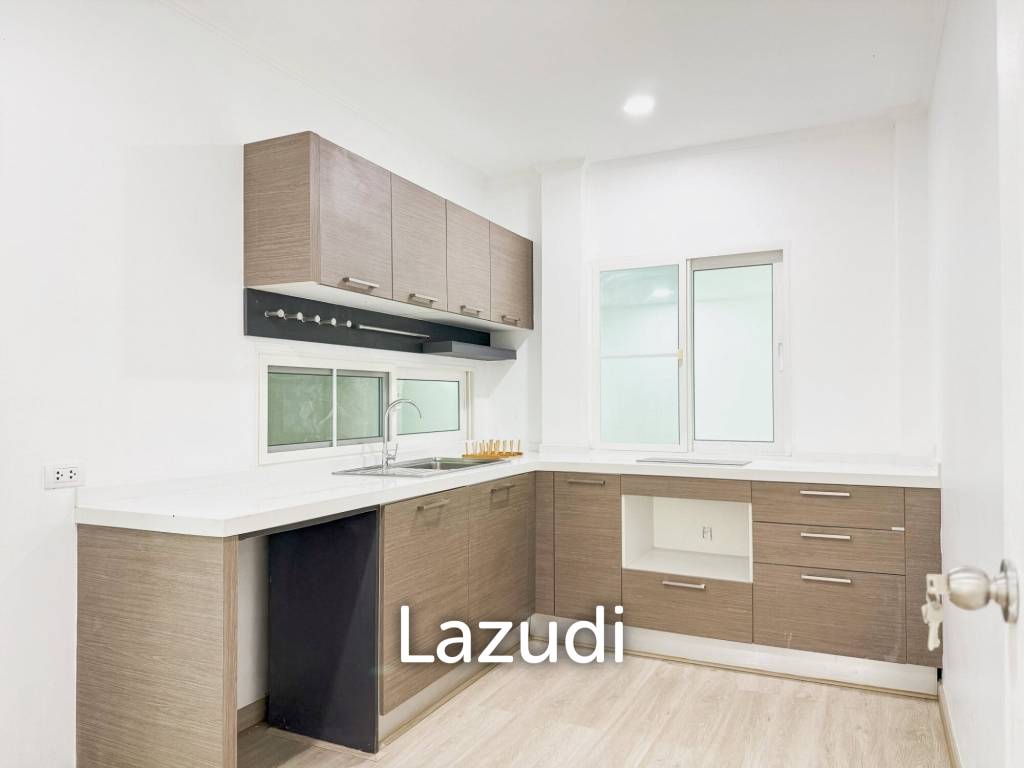 2-Storey Detached House for Sale in Koh Kaew