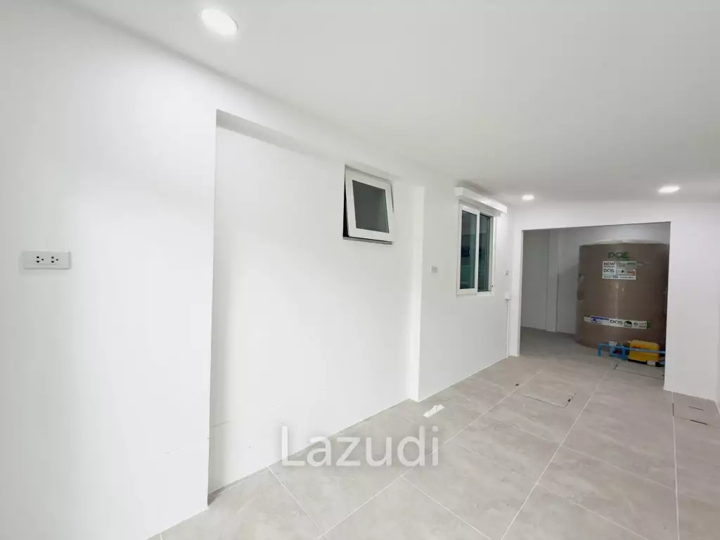2-Storey Detached House for Sale in Koh Kaew