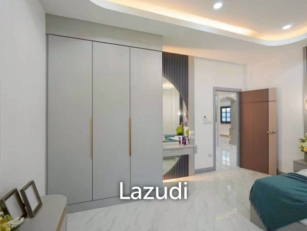 Modern Renovated Pool Villa for Sale Near Mabprachan Lake