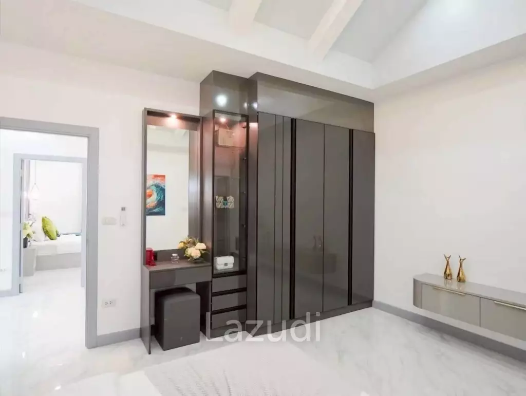 Modern Renovated Pool Villa for Sale Near Mabprachan Lake