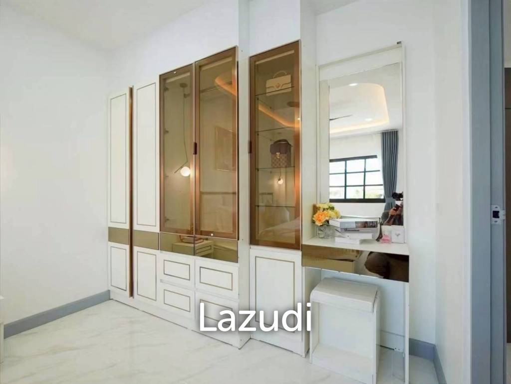 Modern Renovated Pool Villa for Sale Near Mabprachan Lake