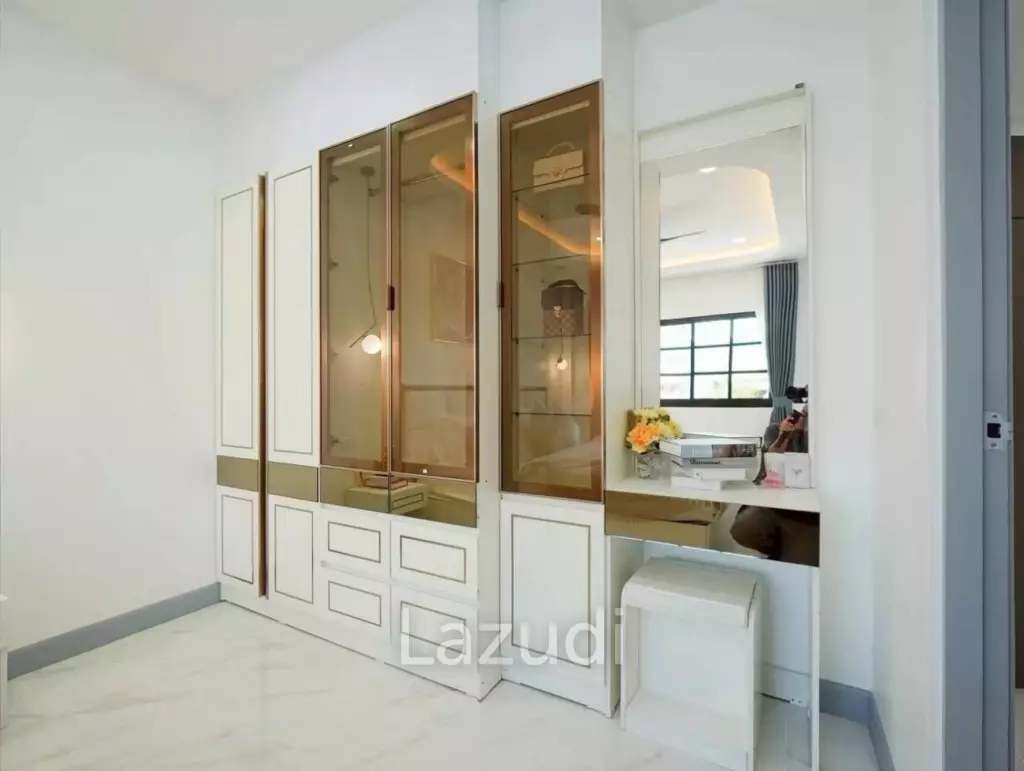 Modern Renovated Pool Villa for Sale Near Mabprachan Lake