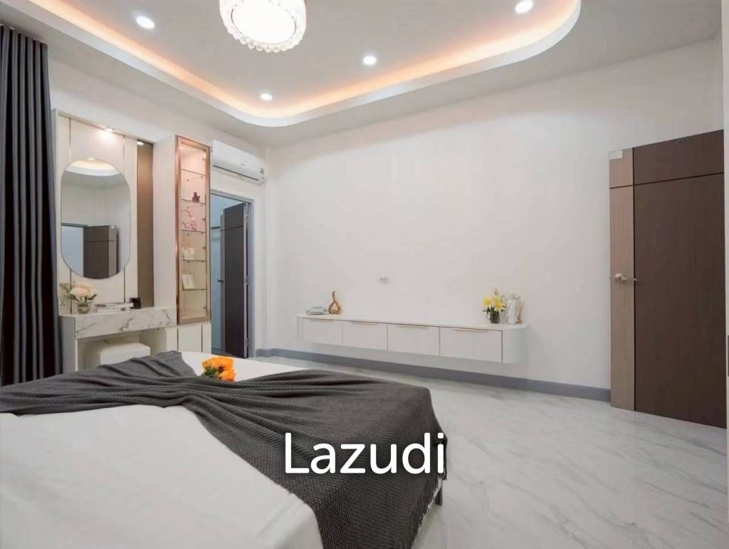 Modern Renovated Pool Villa for Sale Near Mabprachan Lake