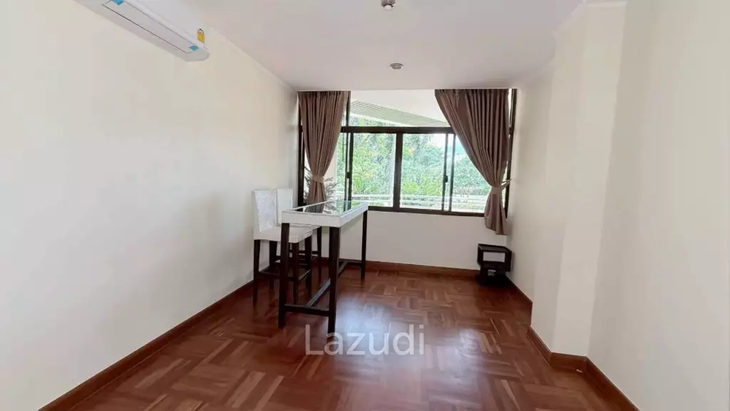 Bay View Condominium for Rent Spacious Beachfront