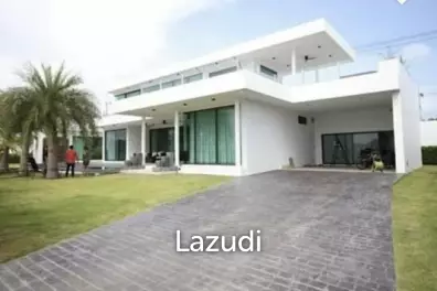 LA LUA : Modern 4 Bed 2 Storey Villa within Resort Complex