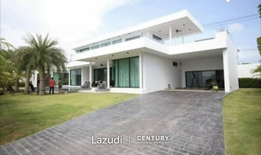 LA LUA : Modern 4 Bed 2 Storey Villa within Resort Complex