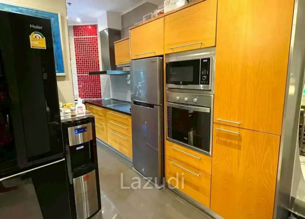 Spacious Modern Two-Bedroom for Rent At View Talay 3
