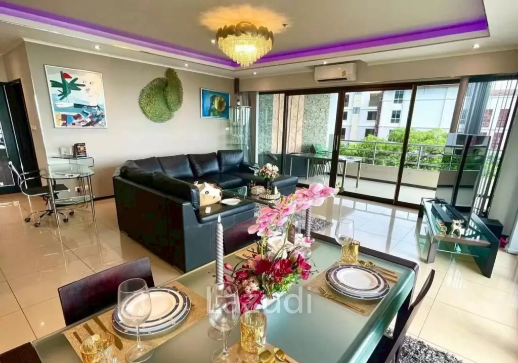 Spacious Modern Two-Bedroom for Rent At View Talay 3