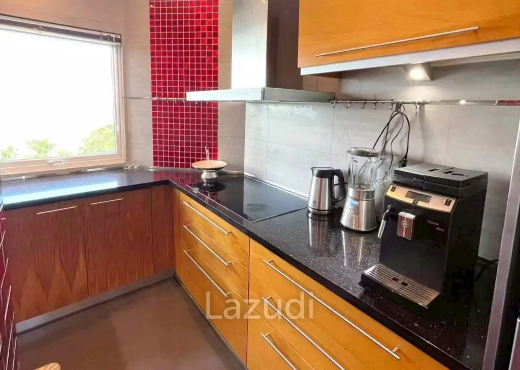 Spacious Modern Two-Bedroom for Rent At View Talay 3