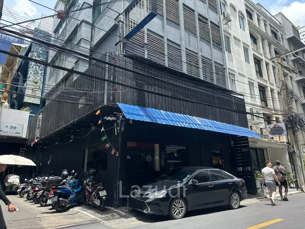 384 sqm Corner Retail Building in Suriyawong Bang Rak Bangkok