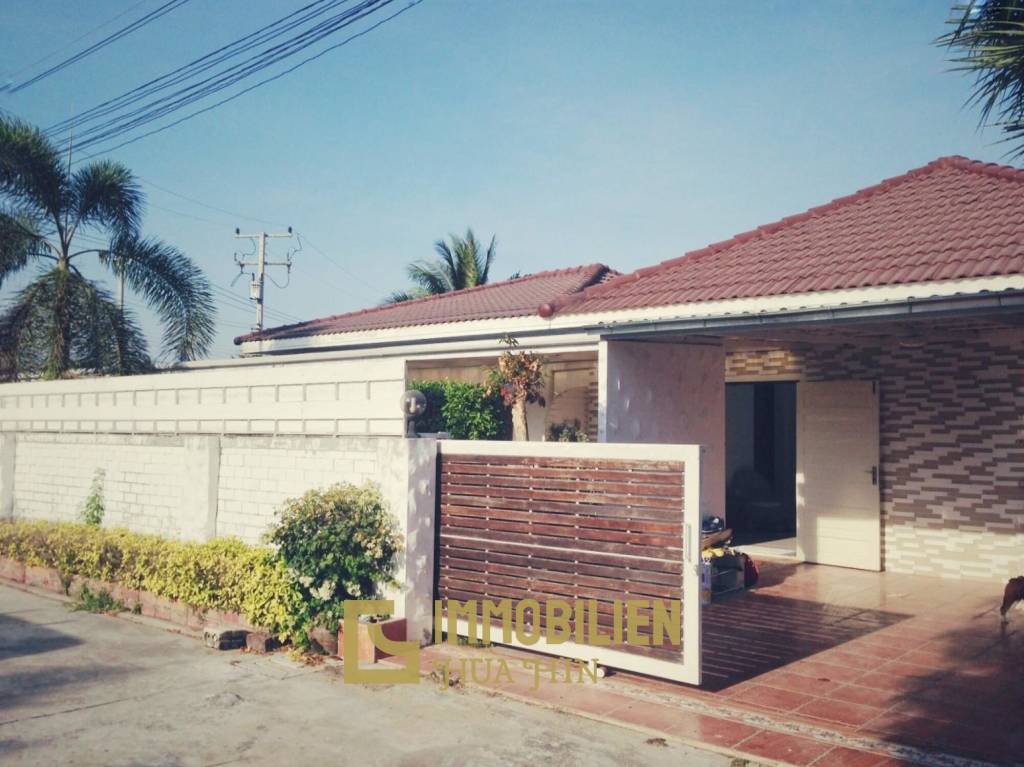 Zu verkaufen/vermieten: Geräumige möblierte 3 Schlafzimmer-Villa mit Pool in Cha Am