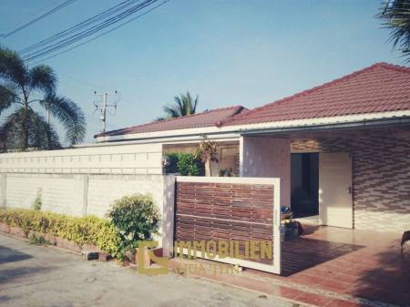 Zu verkaufen/vermieten: Geräumige möblierte 3 Schlafzimmer-Villa mit Pool in Cha Am