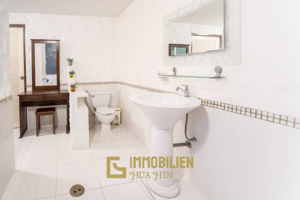 Zu verkaufen/vermieten: Geräumige möblierte 3 Schlafzimmer-Villa mit Pool in Cha Am