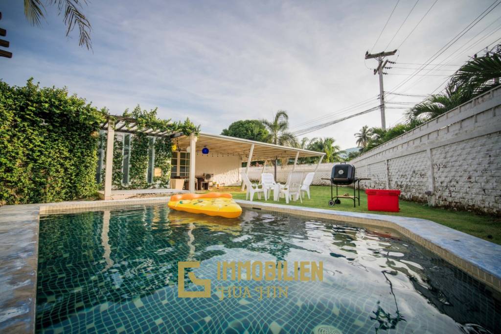 Zu verkaufen/vermieten: Geräumige möblierte 3 Schlafzimmer-Villa mit Pool in Cha Am