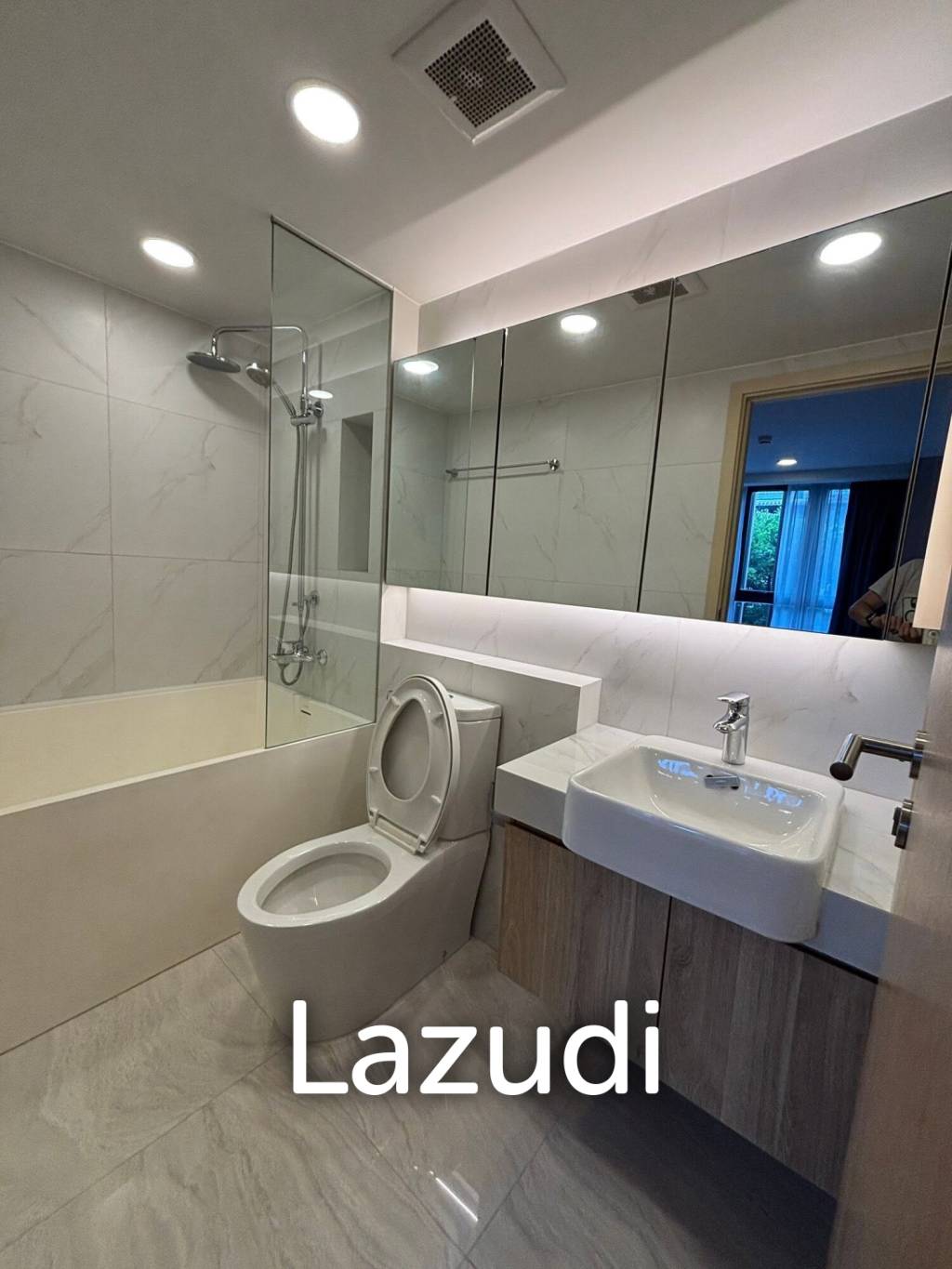 37 sqm modern 1 bedroom condo at Walden Asoke Khlong Toei Nuea