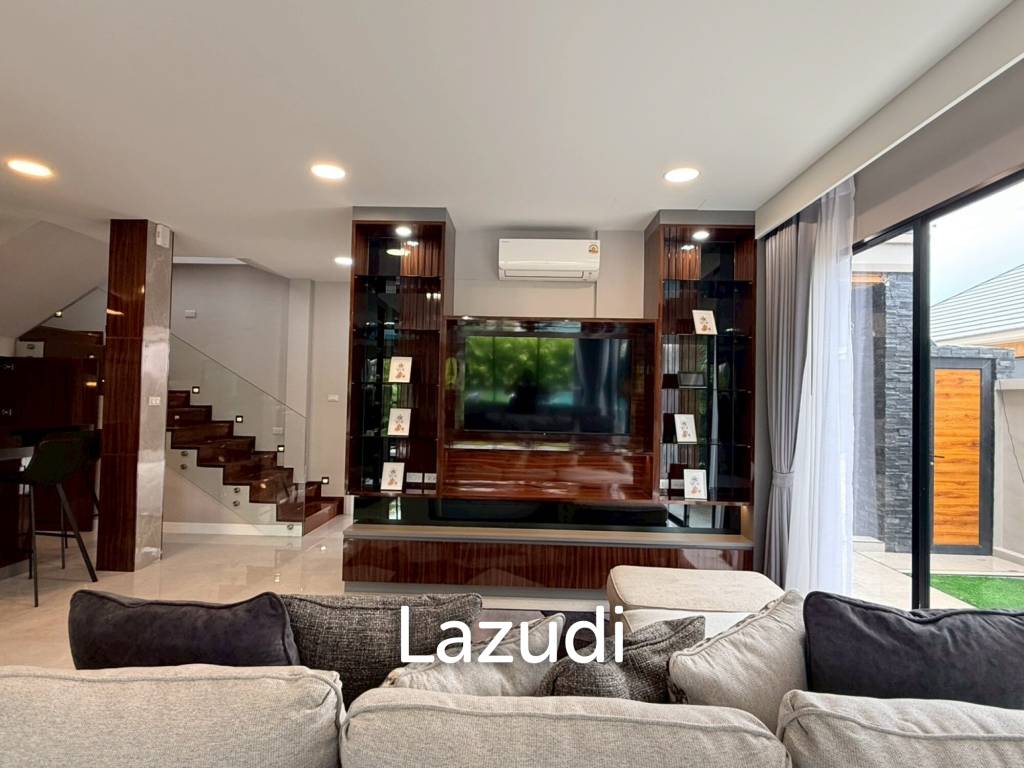 Luxury Two-Storey Villa for Sale Near Mabprachan Lake