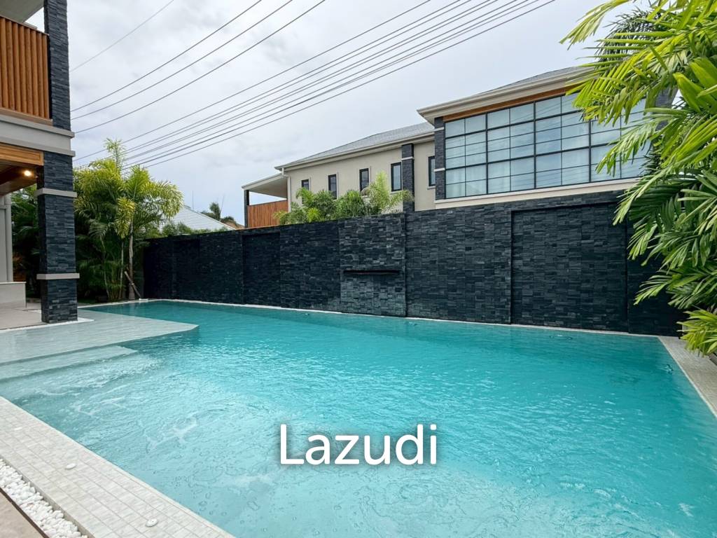 Luxury Two-Storey Villa for Sale Near Mabprachan Lake