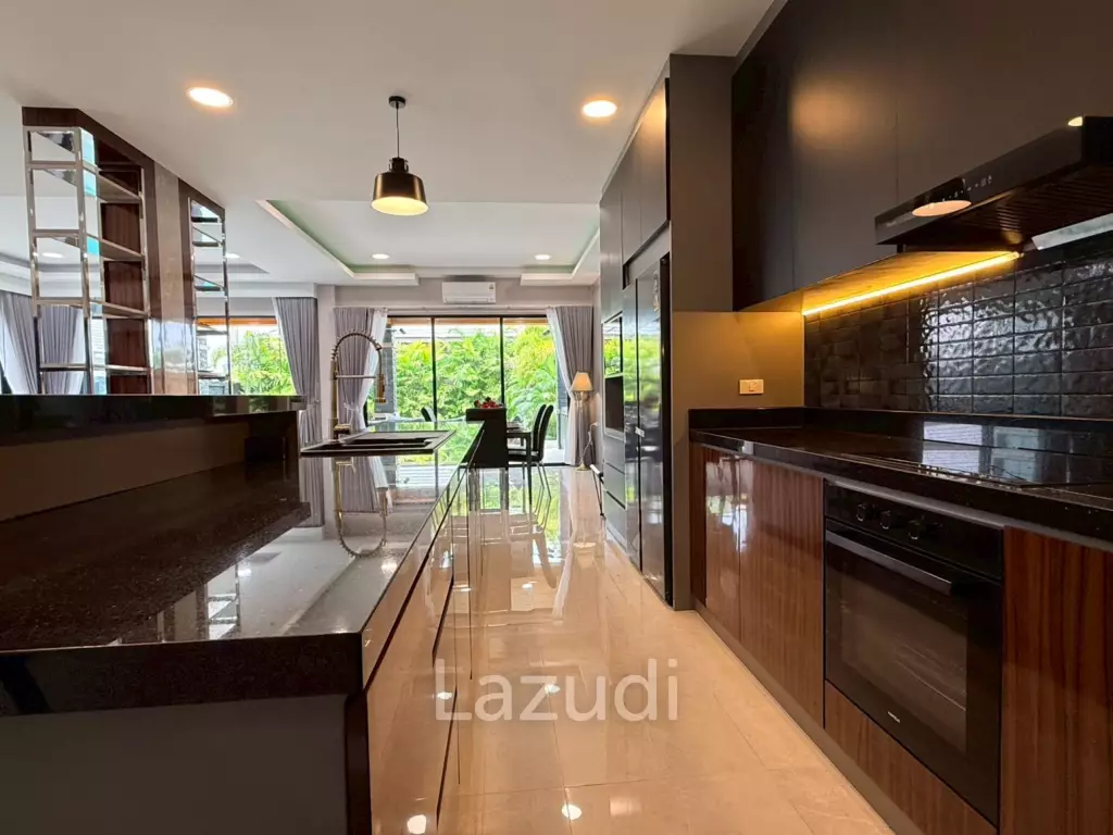 Luxury Two-Storey Villa for Sale Near Mabprachan Lake