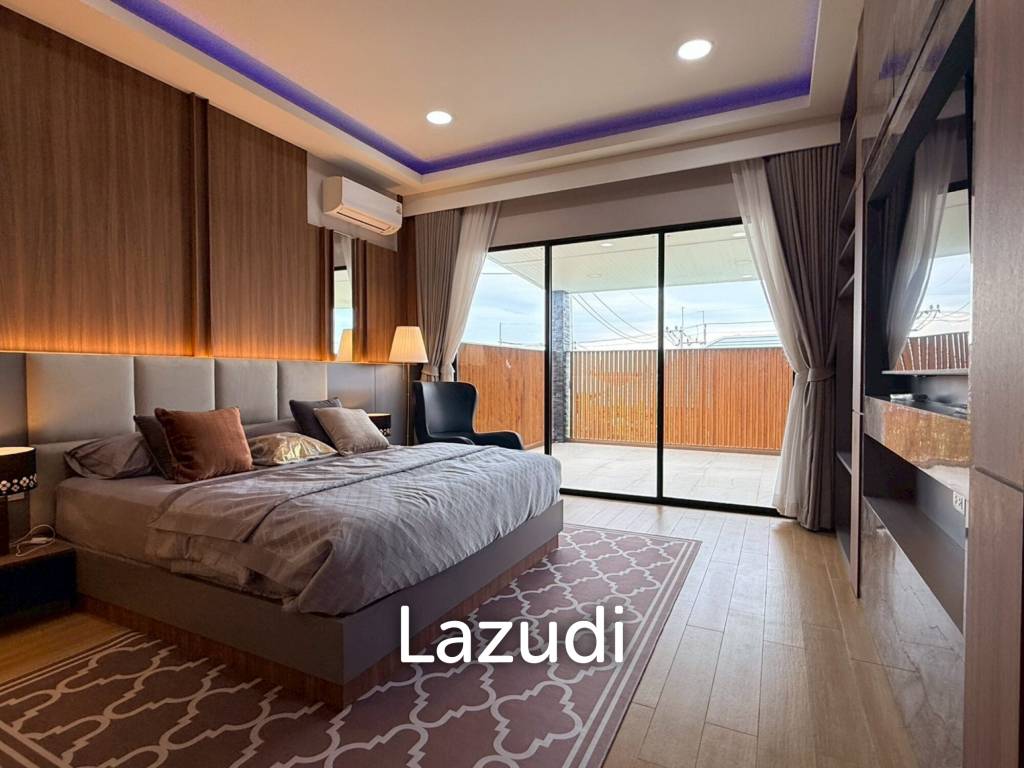 Luxury Two-Storey Villa for Sale Near Mabprachan Lake