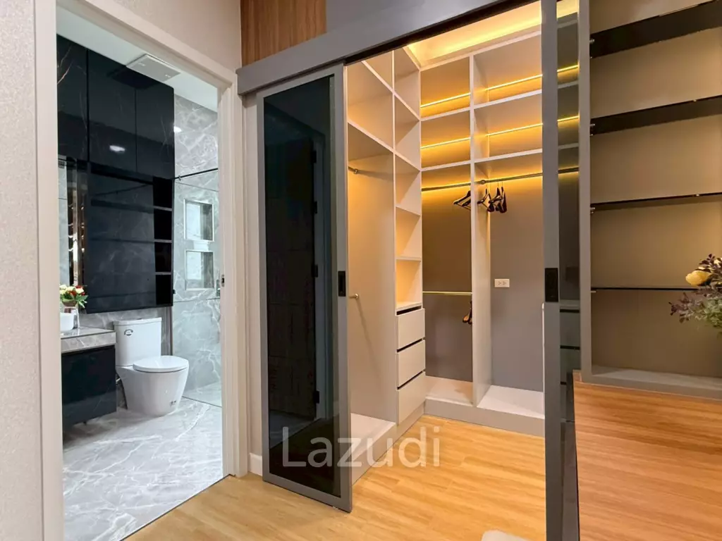 Luxury Two-Storey Villa for Sale Near Mabprachan Lake