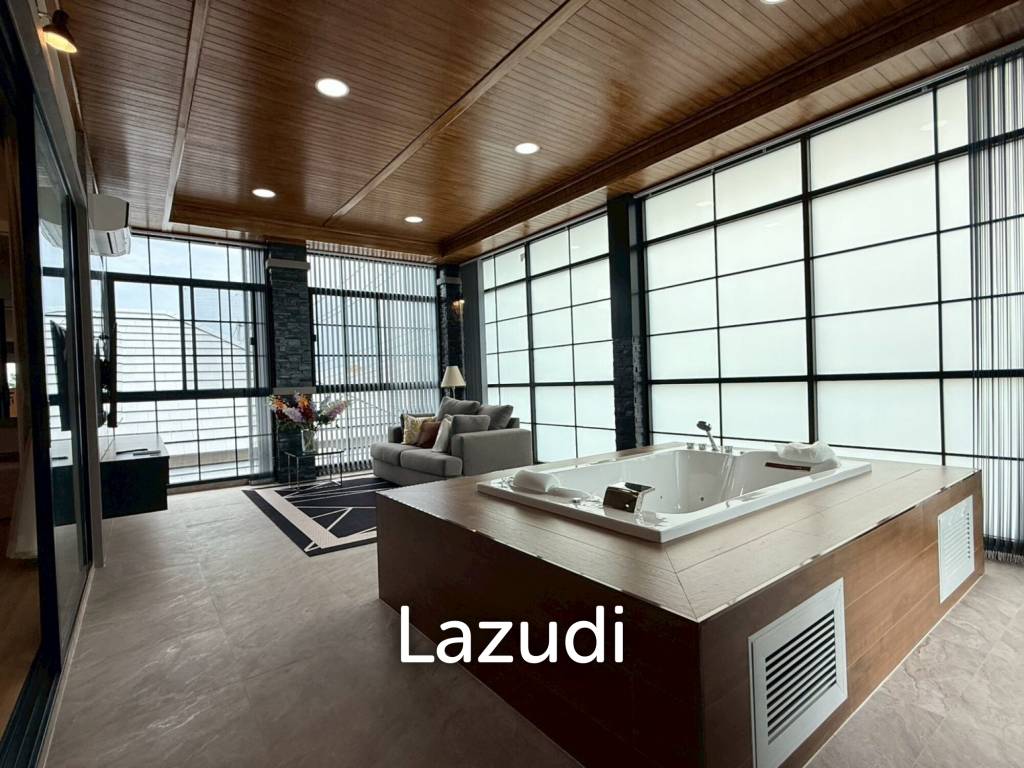 Luxury Two-Storey Villa for Sale Near Mabprachan Lake
