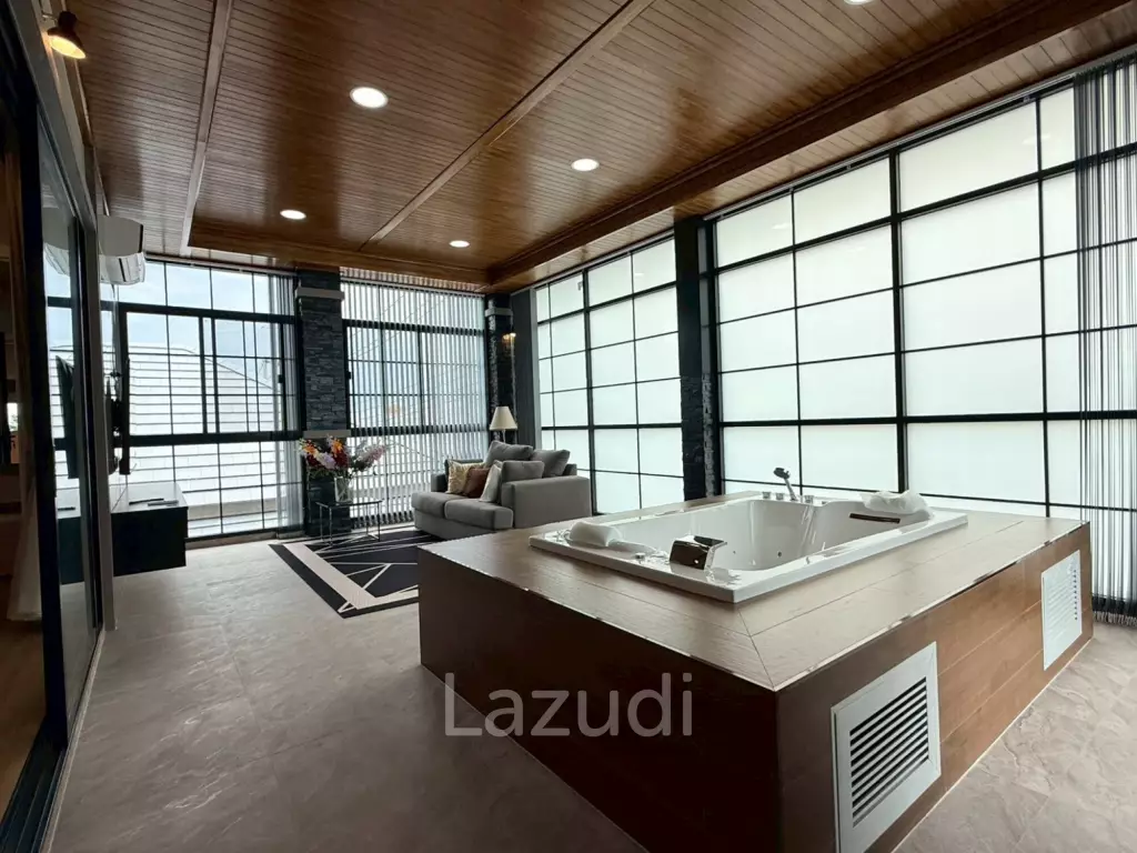 Luxury Two-Storey Villa for Sale Near Mabprachan Lake
