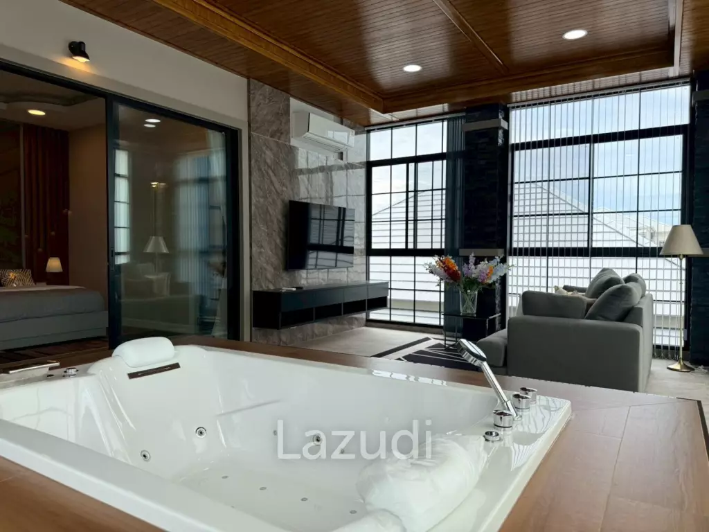 Luxury Two-Storey Villa for Sale Near Mabprachan Lake