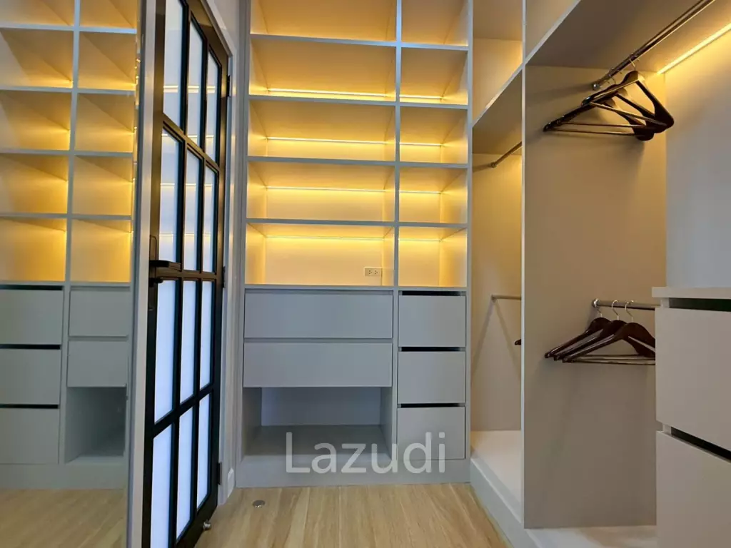 Luxury Two-Storey Villa for Sale Near Mabprachan Lake