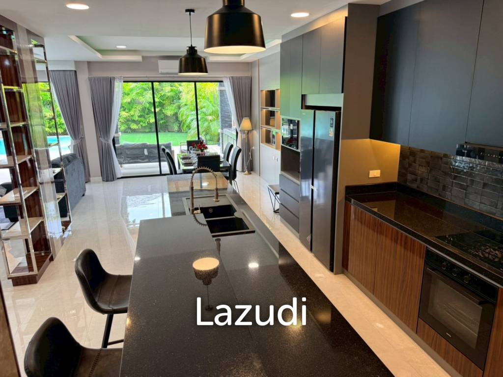 Luxury Two-Storey Villa for Sale Near Mabprachan Lake