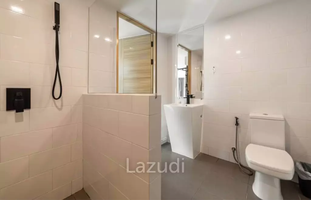Spacious 1-Bedroom Condo 5 Mins from Nai Harn Beach