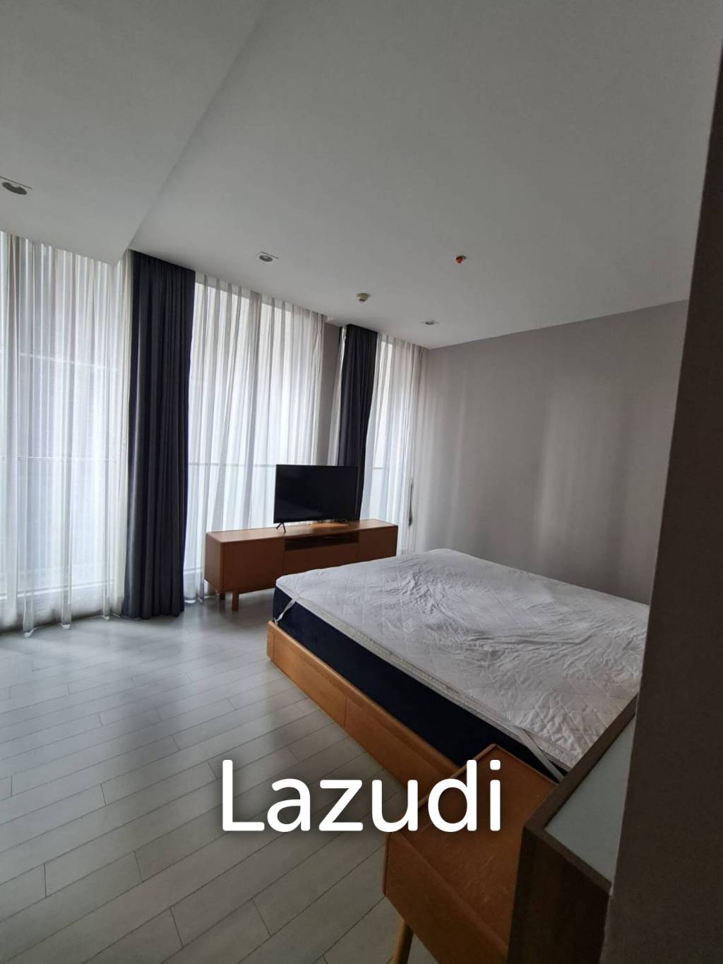 80 sqm modern 2 bedroom condo at Noble Ploenchit Lumpini Bangkok