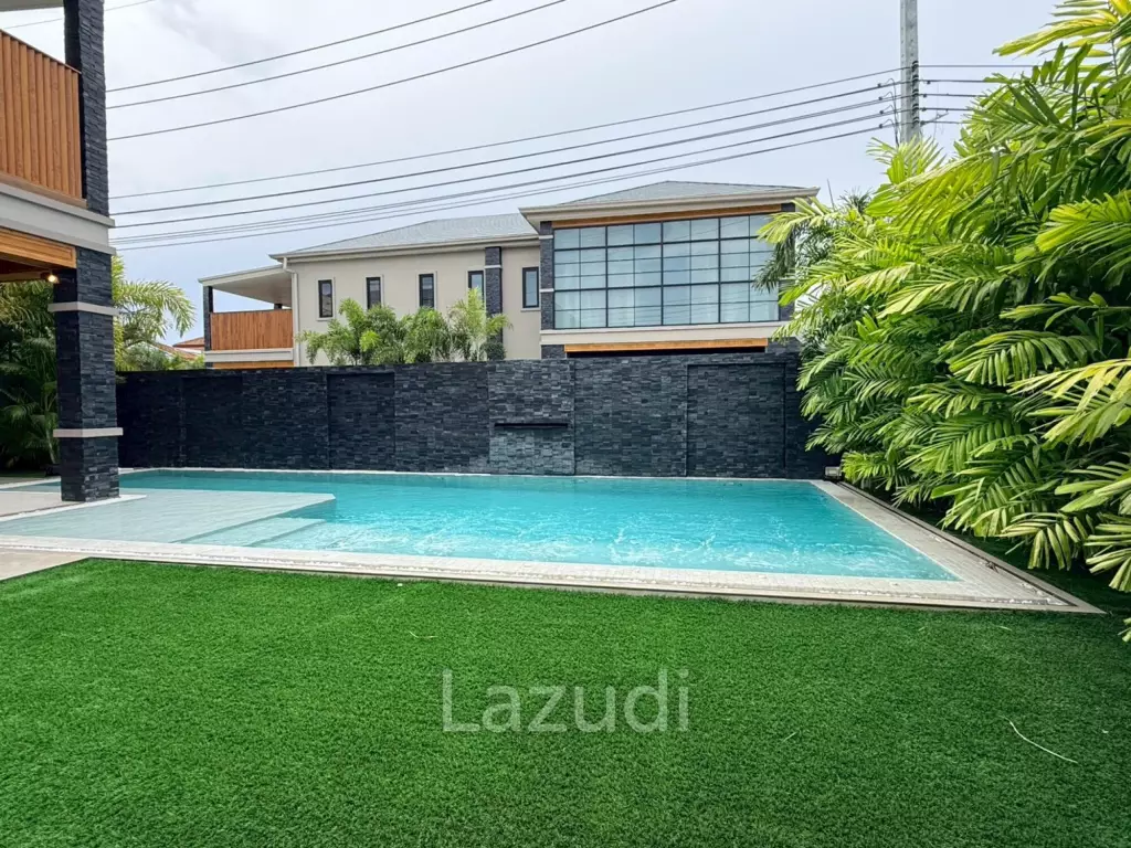 Luxury Two-Storey Villa for Sale Near Mabprachan Lake