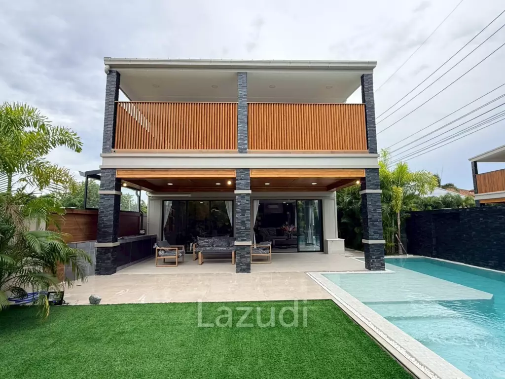 Luxury Two-Storey Villa for Sale Near Mabprachan Lake