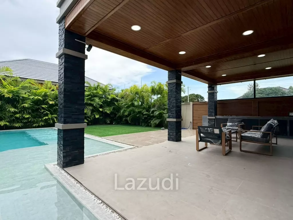 Luxury Two-Storey Villa for Sale Near Mabprachan Lake