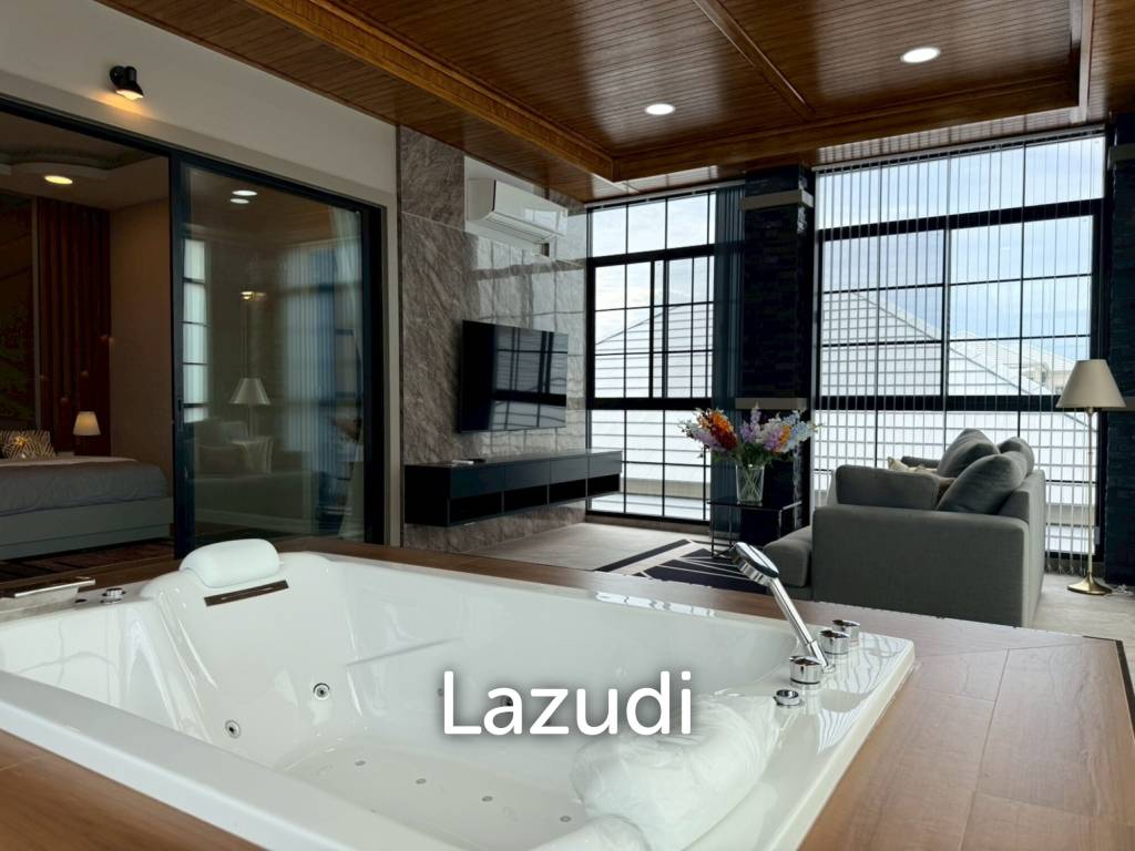 Luxury Two-Storey Villa for Sale Near Mabprachan Lake