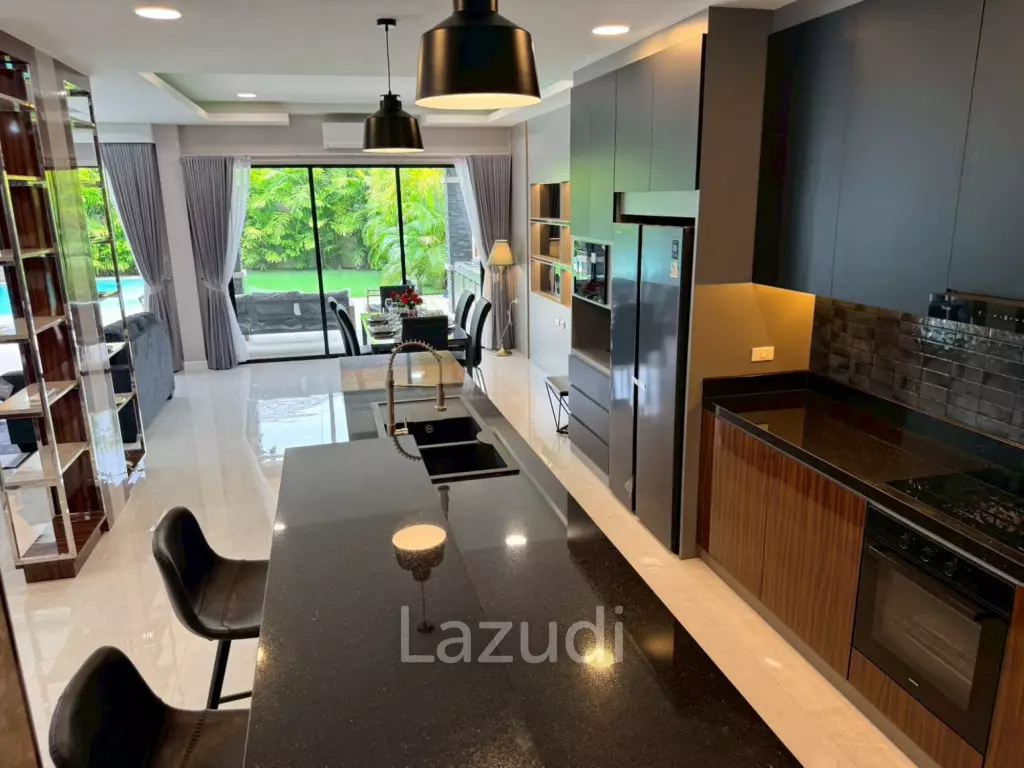 Luxury Two-Storey Villa for Sale Near Mabprachan Lake