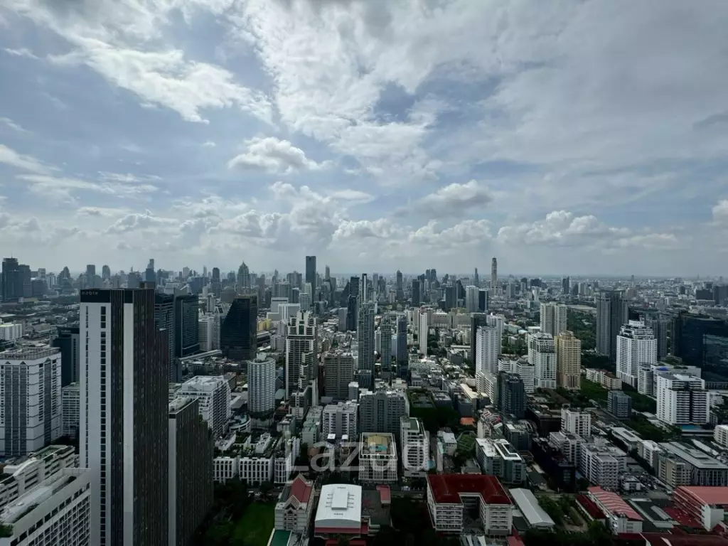 คอนโดหรูชั้นสูง 200 ตร.ม. ชั้น 54 ย่านวัฒนา ใจกลางอโศก